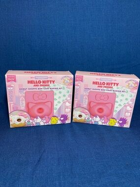 Hello Kitty Pink Donut Shoppe Mini Cake Making Set - set of two NWT